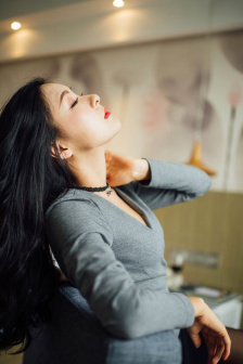 灰姑娘被树干童话小说介绍